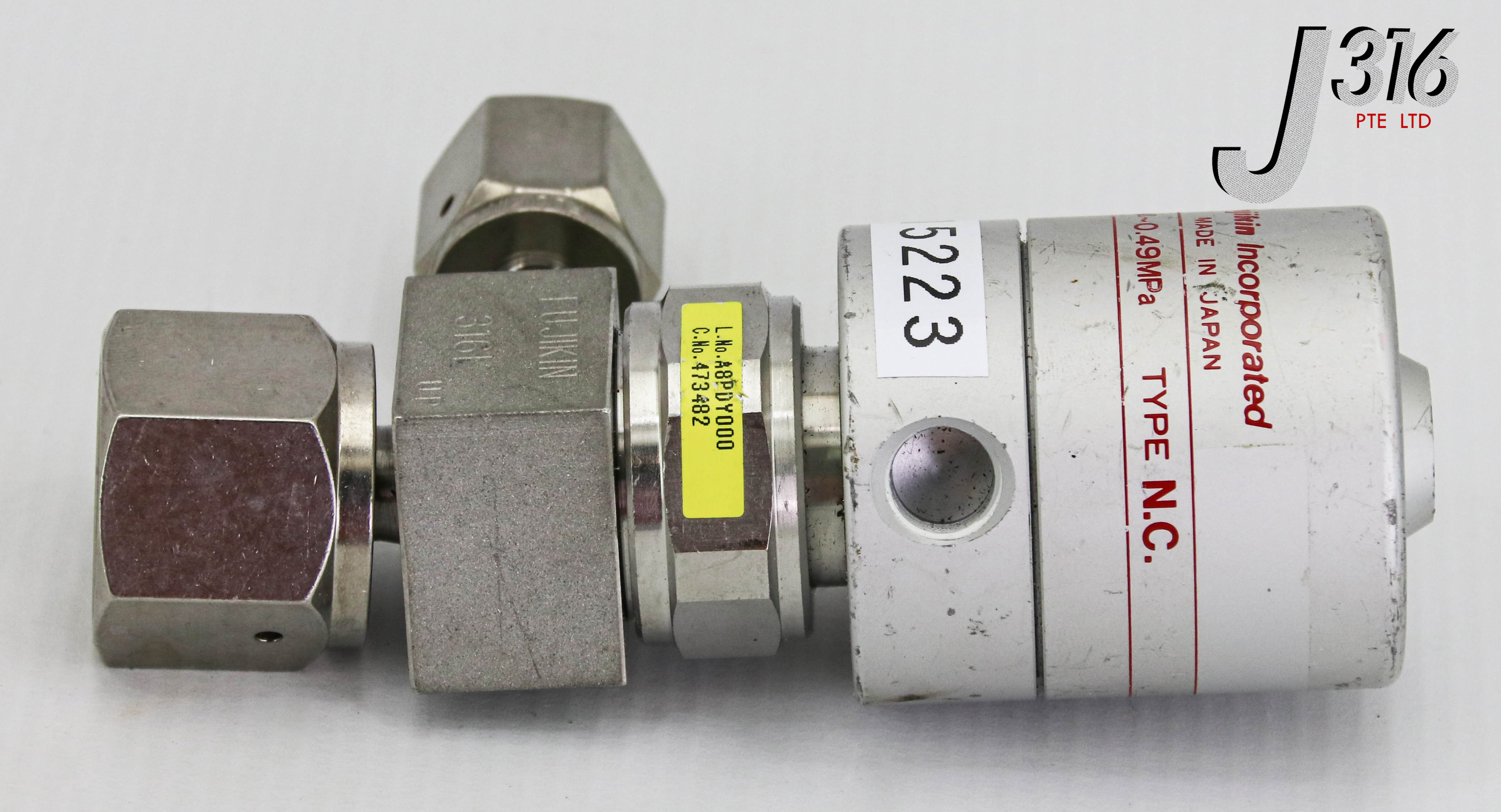 サンプル 15223 FUJIKIN PNEUMATIC DIAPHRAGM VALVE, TYPE N.C, O.P 0.34~0.49